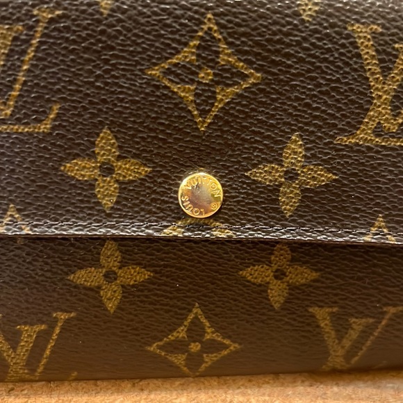 Louis Vuitton Sarah Continental Wallet - Picture 3 of 9